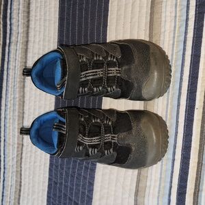 Merrell waterproof shoes Kids Size 12.5